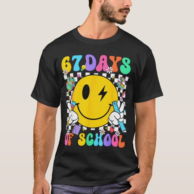 67 Days Of School Smile Face 67 Days Smarter Teach T-Shirt (Vorderseite)