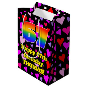 67. Geburtstag: Loving Hearts Pattern, Regenbogen  Mittlere Geschenktüte