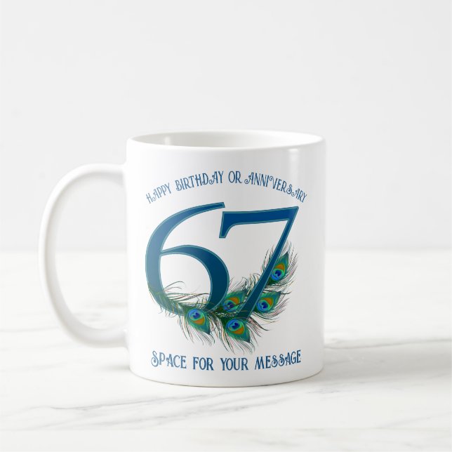 67. Geburtstag oder Jubiläum Pfauenfeder Kaffeetasse (Links)