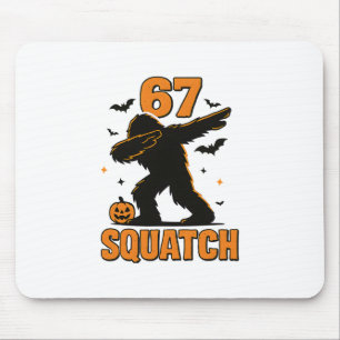 67 Halloween Bigfoot Sechs Sieben Sasquatch Brainr Mousepad
