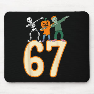 67 Halloween Meme 6 7 Zahlen Sechs Sieben Skelett  Mousepad
