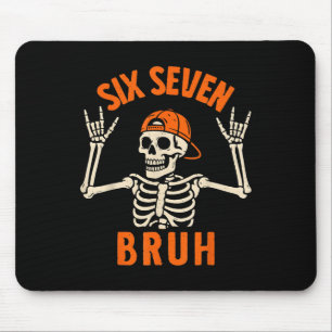 67 Meme 6 7 Lustiger Halloween-Skelett Rockt Auf S Mousepad