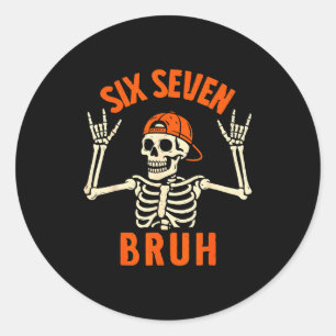 67 Meme 6 7 Lustiges Halloween-Skelett Rock On Six Runder Aufkleber