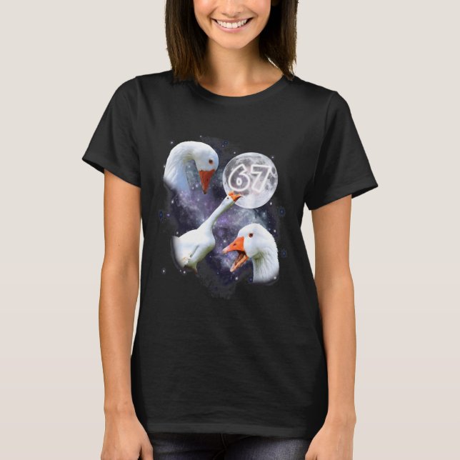 67 Meme Goose Howling At The Moon Funny Six Seven  T-Shirt (Vorderseite)