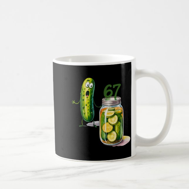 67 Meme Pickle Überraschung Ein Glas Geschnittene  Kaffeetasse (Rechts)