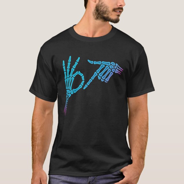 67 Meme Skeleton Hand 6 7 Halloween Six Sieben Fun T-Shirt (Vorderseite)