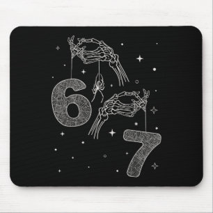 67 Meme Skelett Hand Funny Halloween Sechs Sieben Mousepad