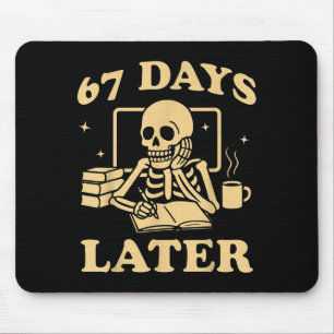 67. Schultag Lehrer Skelett Lustig 6 7 Meme Mousepad