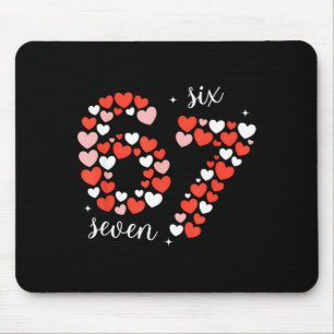 67 Six Seven Meme Herz passende Paare Valentinstag Mousepad