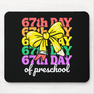 67. Tag im Kindergarten Mädchen Kokette Schleife 6 Mousepad
