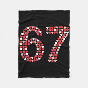 67 Valentinstag Shirt 6 7 Meme Lustig 67 Herzen Fleecedecke