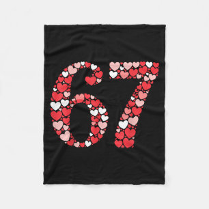 67 Valentinstag-Shirt 6 7 Meme Lustig 67 Herzen Fleecedecke