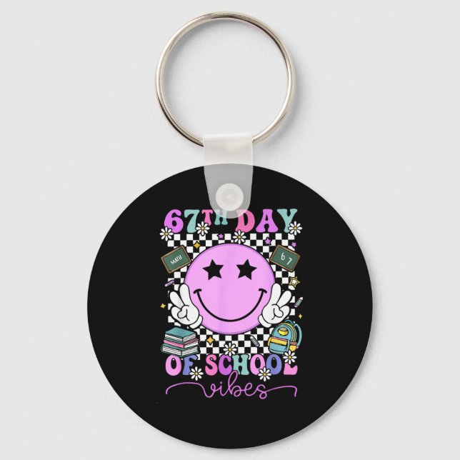 67th Day Of School Vibes Groovy Retro 100 Days Of  Schlüsselanhänger (Vorderseite)
