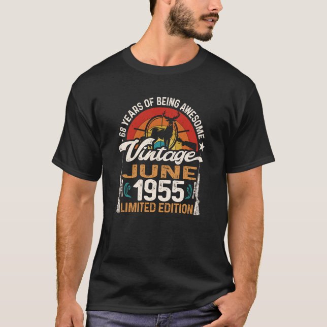 68 Jahre alter Hirschjäger Geboren Juni 1955 68t T-Shirt (Vorderseite)