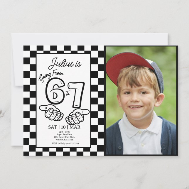 6 7 Meme Birthday Black Checkerboard Photo Einladung (Vorderseite)