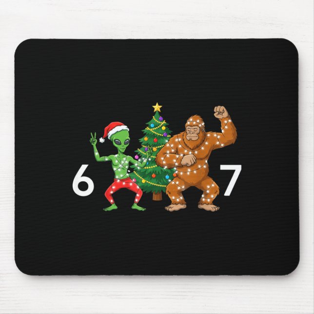 6 7 Meme Christmas Alien Sasquatch Six Seven Fun  Mousepad (Vorne)