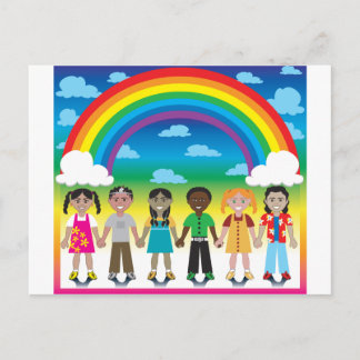 6 glückliche Kinder unter einem Regenbogen mit ein Postkarte