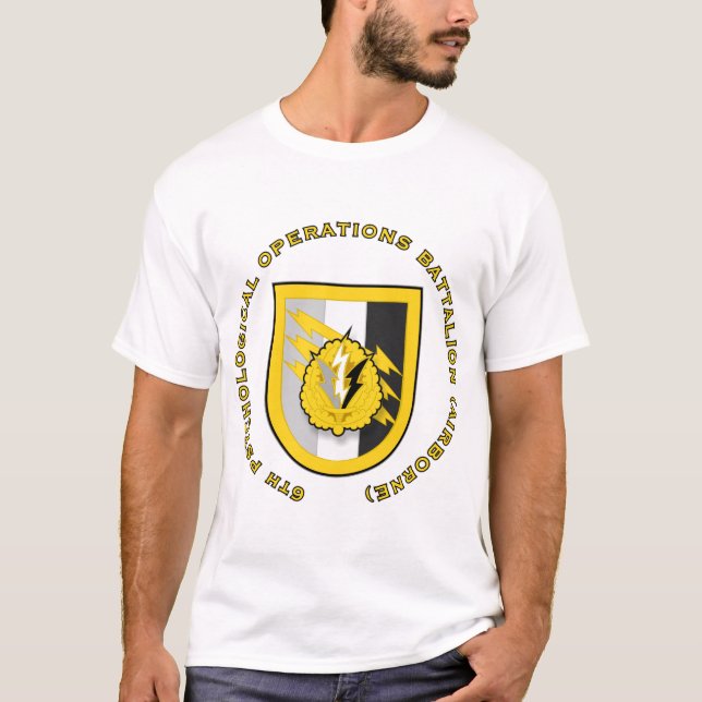 6. PsyOps Bn - im Flugzeug T-Shirt (Vorderseite)