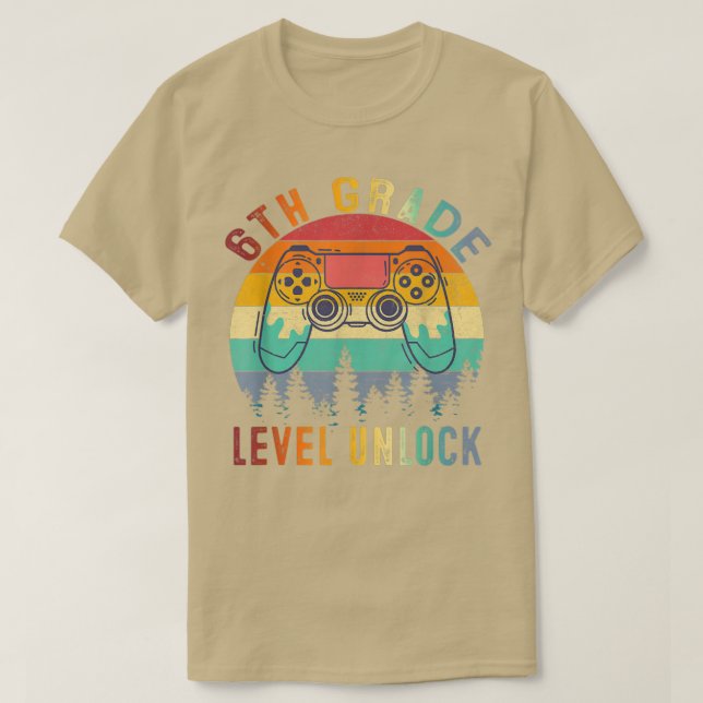 6. Stufe zurück zur Schule 6. Stufe ungesperrt  T-Shirt (Design vorne)