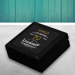 70. Geburtstag Legendary Black Gold Retro Erinnerungskiste<br><div class="desc">Für diejenigen, die ihren 70. Geburtstag feiern, haben wir die ideale Geschenkboxen zum Geburtstag mit einem Vintagen Gefühl. Der schwarze Hintergrund mit Vintagem Typografie-Design in Weiß und Gold ist schlicht und elegant mit Retro-Ambiente. Passen Sie den Text dieses Geburtstagsgeschenks mit der Vorlage einfach an. Teil einer 70. Geburtstagskollektion mit Party-...</div>