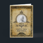 70. Geburtstag Retro Vintages Monogramm Foto Erwac Karte<br><div class="desc">Vintager Retro-Meilenstein im Stil der 70. Geburtstagskarte. Die elegante Geburtstagskarte der Frauen. Diese charmante junge Dame wird 70 Jahre alt. Legen Sie Ihr eigenes Foto ein. Vorlage so leicht personalisiert. Beachten Sie, dass das Foto die gleichen Farben hat wie Sie. Das Design ist auch mit anderen Altersmindestplänen und einer männlichen...</div>