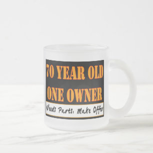 70 Jährige, ein Inhaber - die Bedarfs-Teile, Mattglastasse