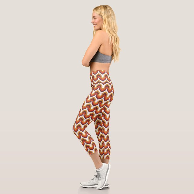 70s Bold Retro Modern Motif in Orange & Brown Capri Leggings (Links)