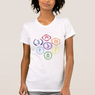 7 Chakras in einem Kreis T-Shirt