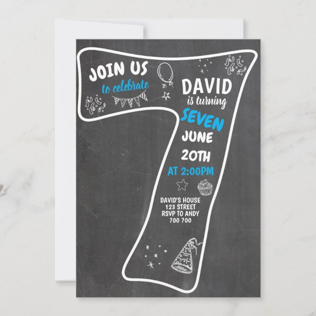 7. Geburtstag Boy Chalkboard Blue Number Einladung (Vorderseite)