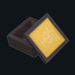 7 Jahre Jubiläum gelbe Sapphire danke Kiste<br><div class="desc">Einfache Kontur Herzstein Effekt Linie Grafikgelbe Saphir 7. Hochzeitstag Geschenkboxen. Stellen Sie sich mit Ihrer eigenen Wahl des Namens und der Beziehung ein. Momentan liest zu meiner wunderbaren Ehefrau Danke für 7 Jahre Liebe. Ideal für ein 7-jähriges Jubiläum gelbes Schmuckstück aus Edelstein. 7 Jahre Ehe ist traditionell mit gelbem Saphir...</div>