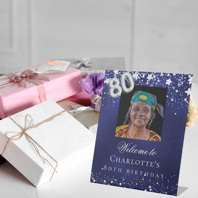 80. Geburtstag blaue Silberstars Foto willkommen Sockelschild (Von Creator hochgeladen)