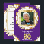 80. lila, weißes, goldfarbenes Foto Einladung<br><div class="desc">Ein eleganter,  sehr gläserner und sehr schicker,  weißer und goldgelber Glitz-Foto mit weißem Einlage ist umgeben von einem hübschen Lapis-lila Hintergrund,  der Imitat goldfarbene Randecken hat. Das vordere goldene Banner wird auf der Rückseite wiederholt und legt weiße Vorlagen für Ihre personalisierte Formulierung.</div>