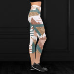 80er Retro Abstrakt | 70er Green und Gold Palette Capri Leggings<br><div class="desc">#abstractart Vintage hued moderne geometrische abstrakte Pop-Kunst in einem 70er neutralen Erdtönen Avocado (Oliven) Grün und Ernte Goldpalette, mit einem modernen Rose Goldakzent feiern die 1990er und 1980er Jahre mit völlig phantastischen Retro-Grafiken. Der zufällige Memphis-Stil der 80er und 90er Jahre beinhaltete nahtlose Zickzackmuster und Dreiecksformen in reichen Juwelentönen. Für andere...</div>