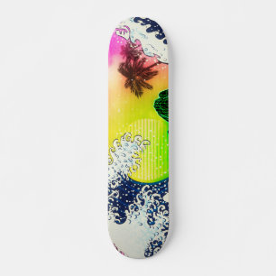 80er-Stil Die große Welle und Palmen Skateboard