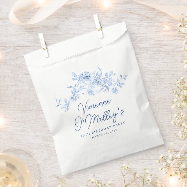 80th Birthday Party Dusty Blue Rose Floral Custom Geschenktütchen (Ausgeschnitten)