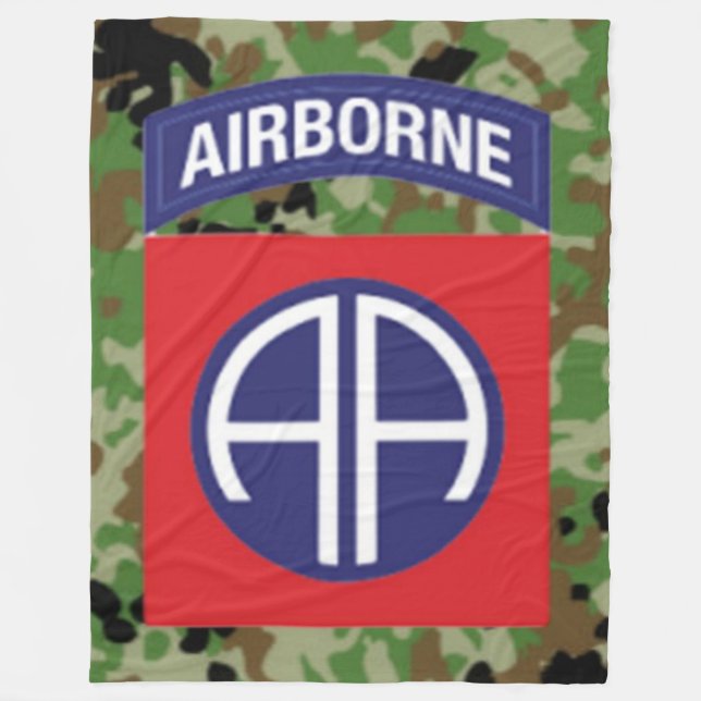 82. FLEECEDECKE (Vorderseite)