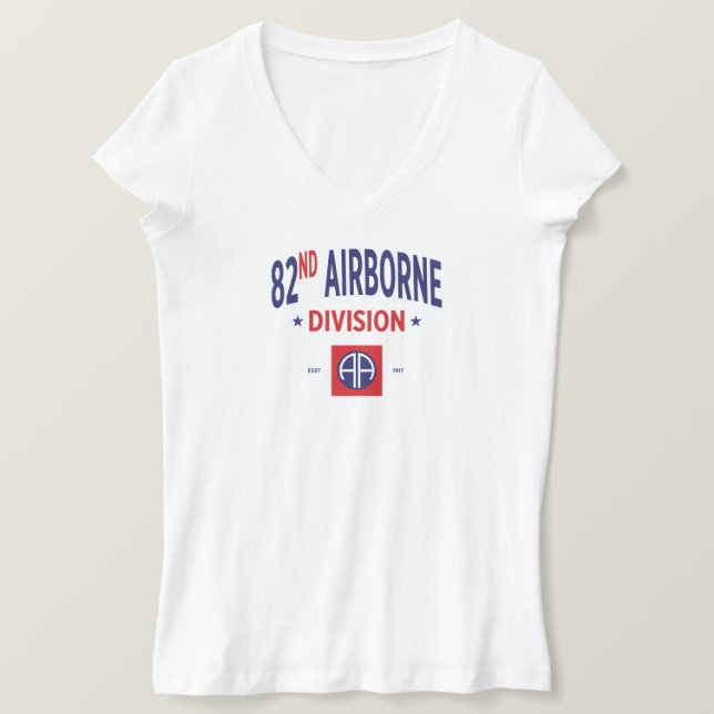 82. Im Flugzeug Abteilung - Die All American Women T-Shirt (Design vorne)