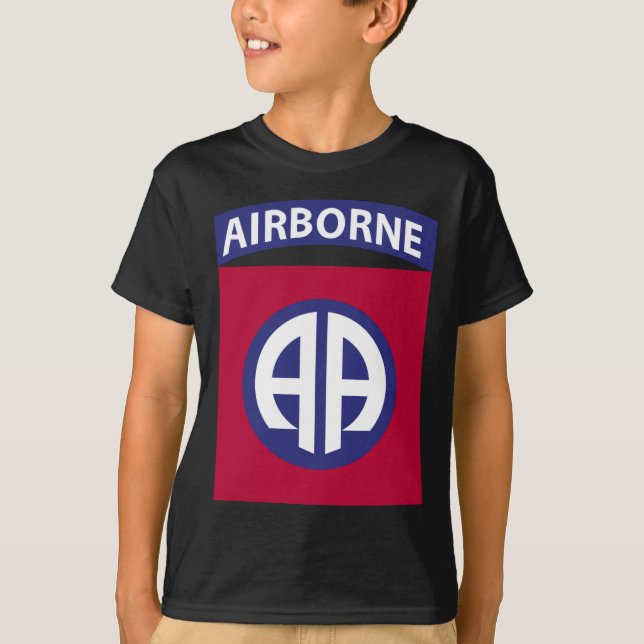 82. Im Flugzeug Abteilung T-Shirt (Vorderseite)