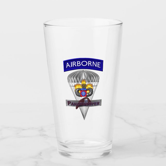 82. Im Flugzeug Division Glas (Vorderseite)