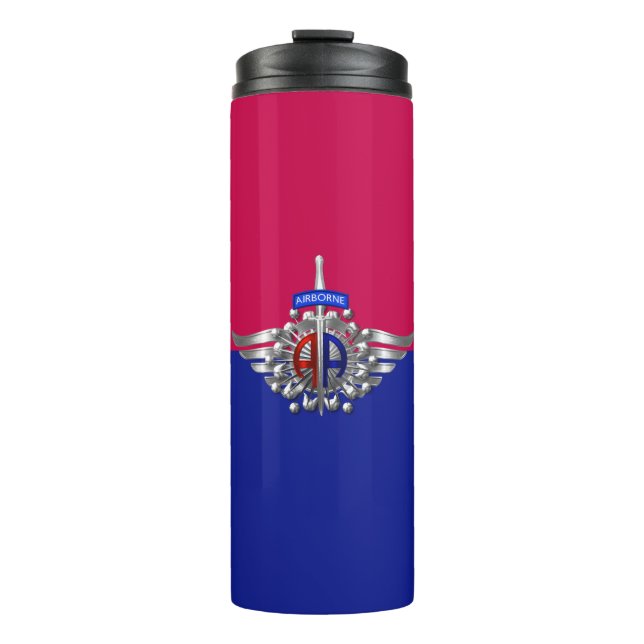 82. Im Flugzeug Division Silver Wings Thermosbecher (Vorderseite)