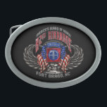 82. Im Flugzeug Fort Bragg Ovale Gürtelschnalle<br><div class="desc">Mit dieser bemerkenswert markanten,  hochdetaillierten Darstellung der ikonischen Insignien der 82. Im Flugzeug Division zeigen wir militärischen Stolz und Patriotismus. Nur auf Zazzle erhältlich!</div>