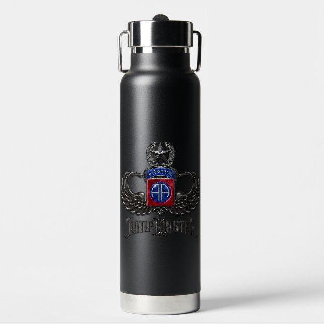82. Im Flugzeug Jumpmaster Black 25 oz Flasche (Vorderseite)
