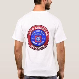 82. Im Flugzeug, klassisches Design T-Shirt
