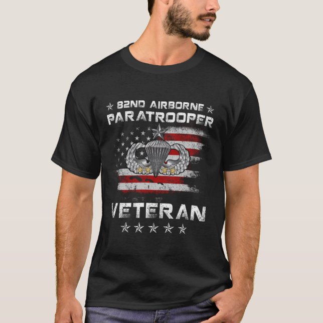 82. Im Flugzeug Paratrooper Veteran Tshirt Männer  (Vorderseite)