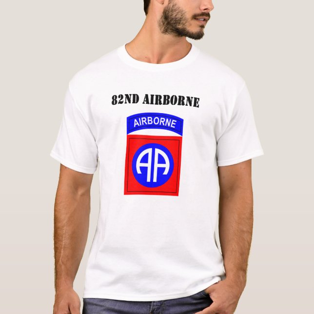82. Im Flugzeug T-Shirt (Vorderseite)