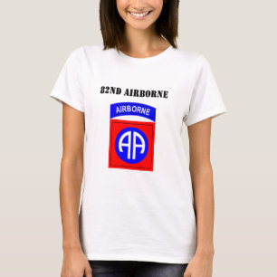 82. Im Flugzeug T-Shirt