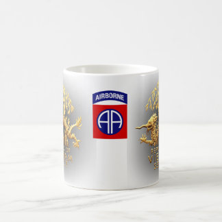82. Im Flugzeug und Vietnam-Service-Drache Tasse