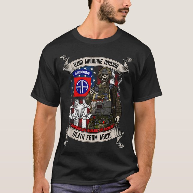82nd Airborne Di Paratrooper Fort Bragg Jump Wings T-Shirt (Vorderseite)