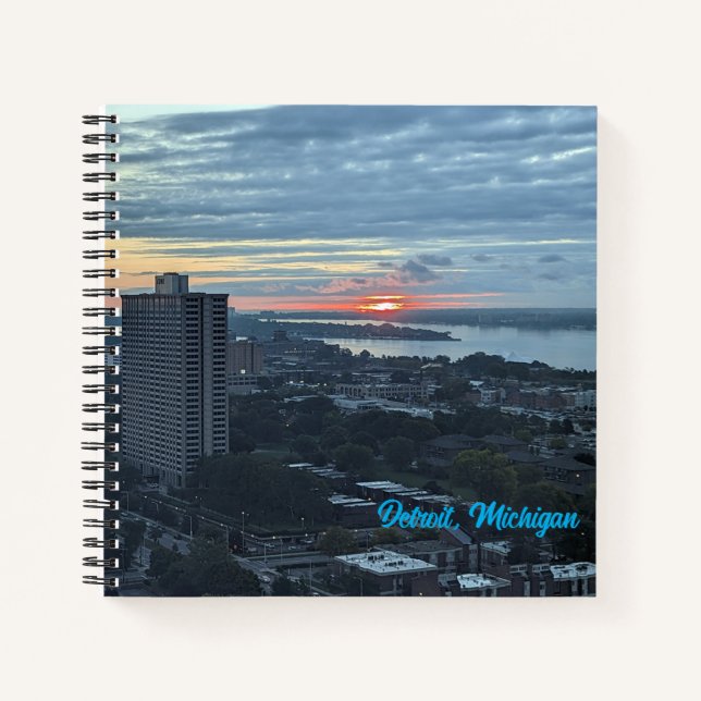 8.5X8.5 Spiral Notebook - Skyline von Detroit, MI. Notizbuch (Vorderseite)