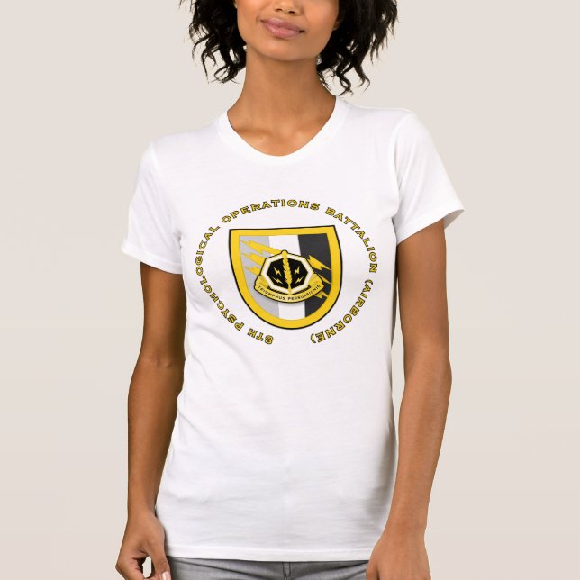 8. PsyOps Bn - im Flugzeug T-Shirt (Vorderseite)